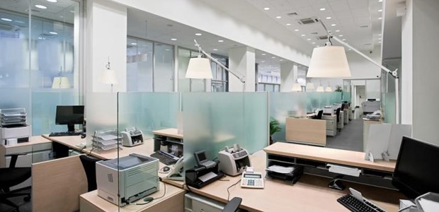 Διψήφια τα ποσοστά ανεργίας σε νέους και γυναίκες