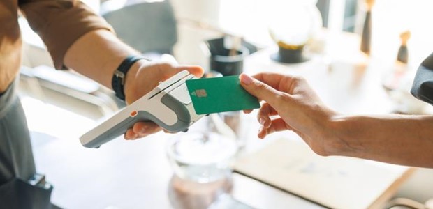 Υποχρεωτικές από σήμερα οι πληρωμές με IRIS