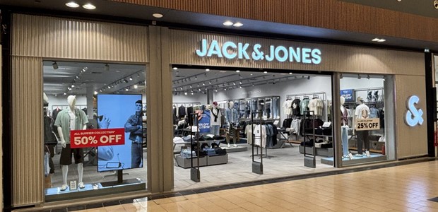 Το Fashion City Outlet υποδέχεται τη JACK & JONES
