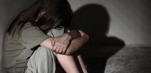 Στο εδώλιο για τον βιασμό της 9χρονης θετής κόρης του