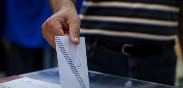 Στο 8,1% η διαφορά ΝΔ με ΠΑΣΟΚ