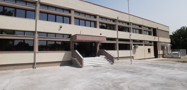 Aνακαινίστηκε το Δημοτικό Σχολείο Μεγάλων Καλυβίων 