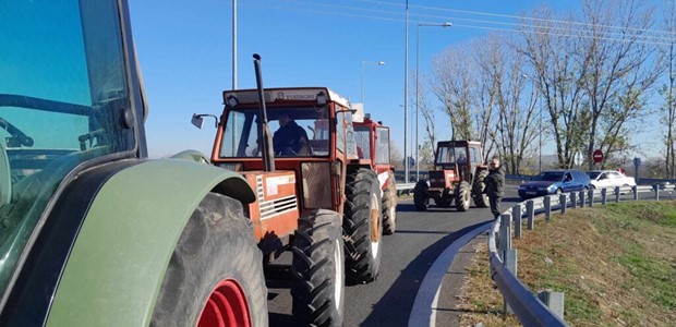 Αποχωρούν οι αγρότες από τον Ε-65 