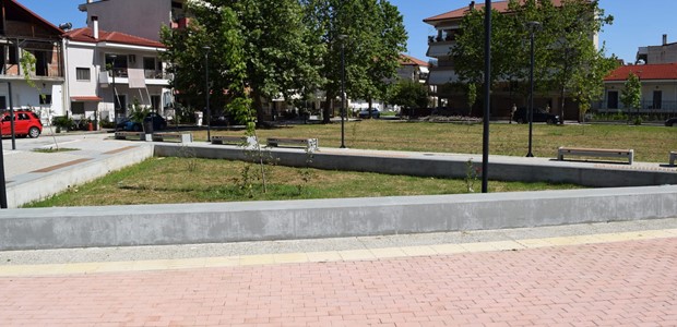 Προς ολοκλήρωση η πλατεία στη συνοικία «Καροπλεσίτικα»