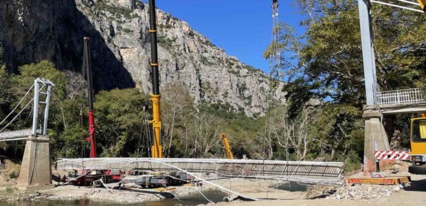 Τέλος εποχής για την κρεμαστή γέφυρα των Τεμπών