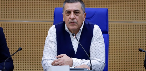 "Να ακολουθήσουμε το μοντέλο της Γαλλίας για την ευλογιά"