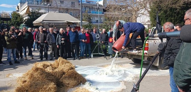 Καθ' οδόν για Αθήνα οι Θεσσαλοί κτηνοτρόφοι