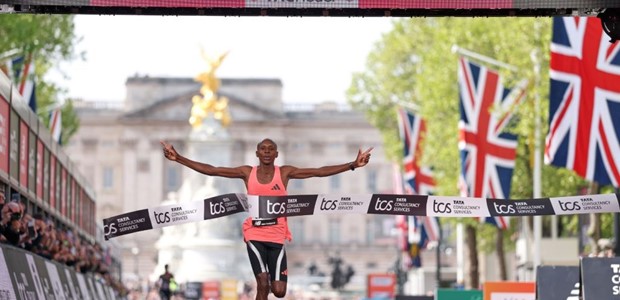 Έσπασε το φράγμα των 2 ωρών ο Σαμπαστιάν Σάουε 