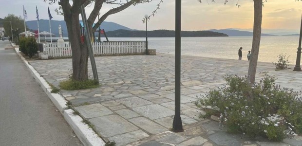 Κινητοποιήσεις επαγγελματιών για τις άδειες τραπεζοκαθισμάτων