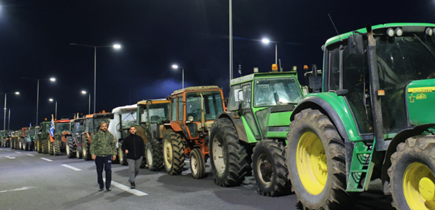 Το κλίμα στα μπλόκα θυμίζει εκείνα της εποχής του 1996