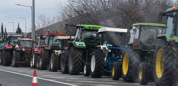 Κλιμακώνουν οι αγρότες 