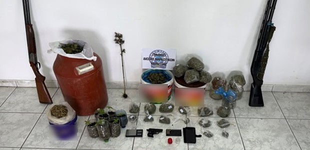 Συνελήφθη με ναρκωτικά και όπλα 