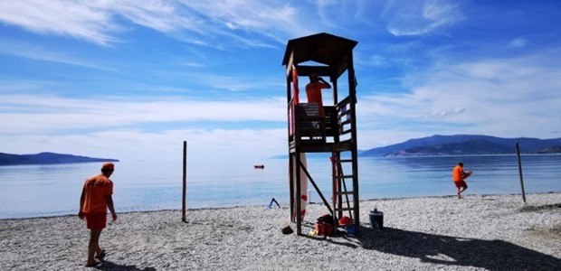 Διάσωση δίχρονης από ναυαγοσώστριες