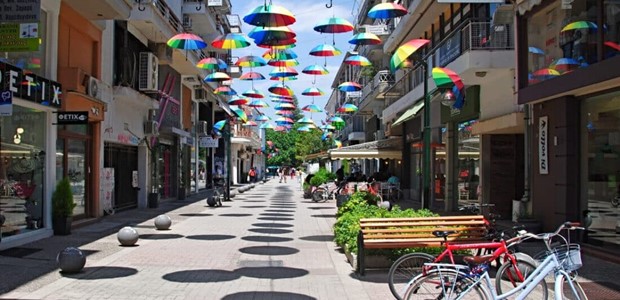 Θερινό ωράριο από σήμερα στην αγορά των Τρικάλων