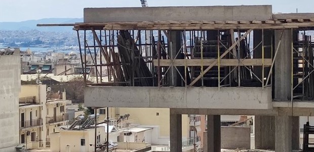 Νέα "βουτιά" 25% για τις οικοδομικές άδειες τον Απρίλιο