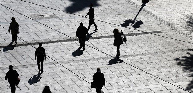 Οικονομικά ανασφαλείς σχεδόν οι μισοί Έλληνες 