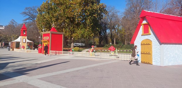 Σε λειτουργία το "Χωριό των Χριστουγέννων" 