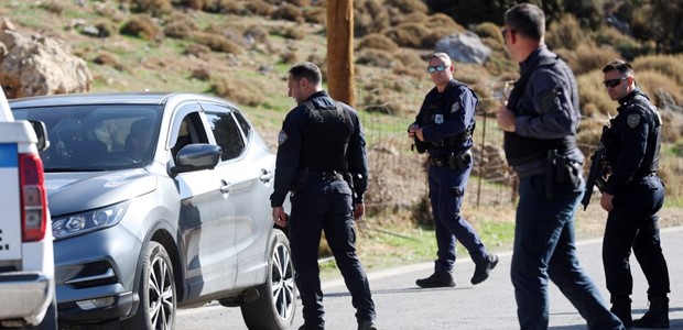 Παραδόθηκαν τα τρία καταζητούμενα αδέρφια