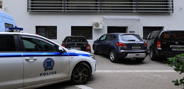 Παραδόθηκε ο σύντροφος της 32χρονης μητέρας 