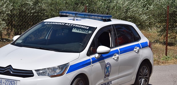 Χειροπέδες σε ανήλικο στη Λάρισα