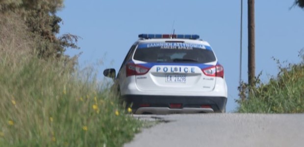 Φαρκαδόνα: Tον χτύπησε με τσάπα στο κεφάλι 