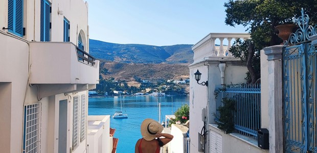 Άνδρος – Εξερεύνηση στις παραλίες του πιο πράσινου νησιού των Κυκλάδων