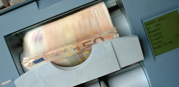 Τράπεζες: Από πότε αρχίζουν οι προμήθειες 6 ευρώ 