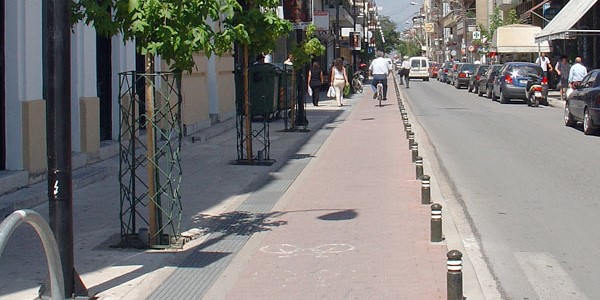Προχωρά σε ανακατασκευή ποδηλατοδρόμων