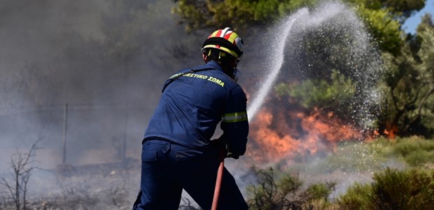 Μάχη με τις φλόγες στον Όλυμπο