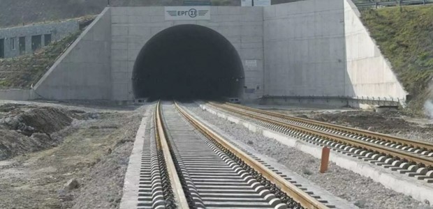 Eλλείψεις σε μάνικες και πυροσβεστήρες στη σήραγγα Τεμπών