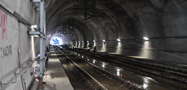 Στην κυκλοφορία και οι δύο γραμμές στη σήραγγα Τεμπών