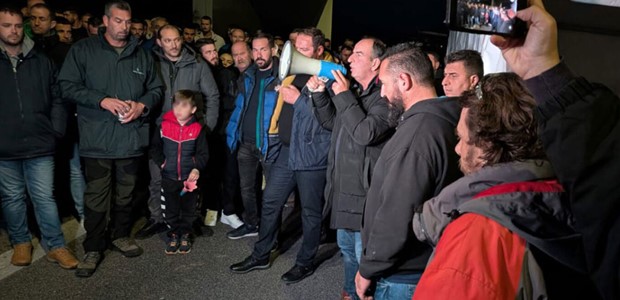 Ενισχύουν το μπλόκο της Νίκαιας οι αγρότες