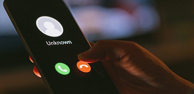 Απέσπασαν από ηλικιωμένη στη Λάρισα χρήματα, χρυσαφικά