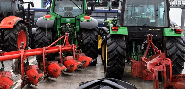 Eξετάζει σενάριο τεχνικής λύσης για αγρότες εκτός πληρωμών