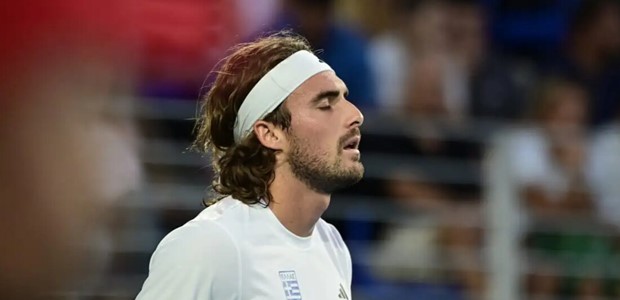 Ο Στέφανος Τσιτσιπάς "πιάστηκε" για υπερβολική ταχύτητα