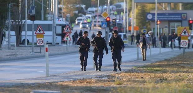 Τέσσερις νεκροί από την "τρομοκρατική" επίθεση 