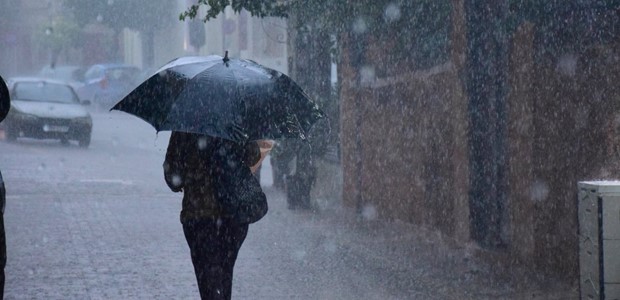Έρχονται βροχές, καταιγίδες αλλά και… χιόνια