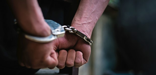 Χειροπέδες σε 26χρονο στη Λάρισα 