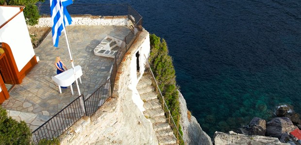 Στη Σκόπελο η Έλενα Ξυδιά με το πιάνο της (βίντεο)