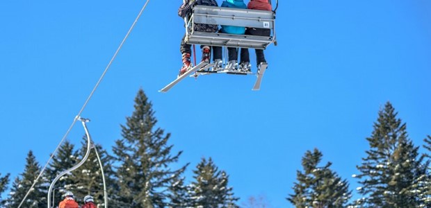 Ανοίγει με εναέριο αναβατήρα για βόλτα