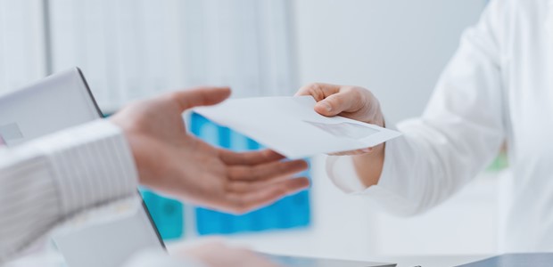 Συνελήφθη διευθυντής καρδιοχειρουργικής για φακελάκι
