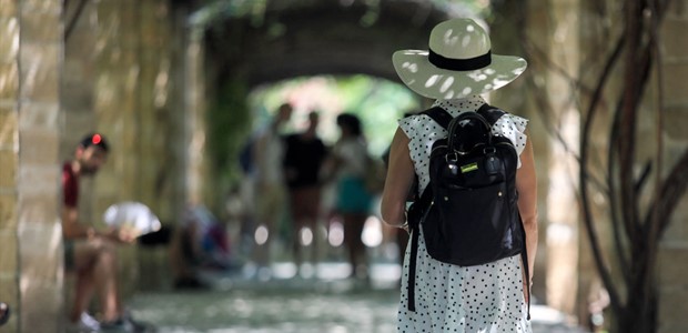 Πώς η ζέστη επηρεάζει τους επισκέπτες στη χώρα μας