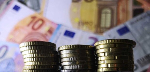 Αυξήσεις έως € 246 τον μήνα από το ξεπάγωμα των τριετιών