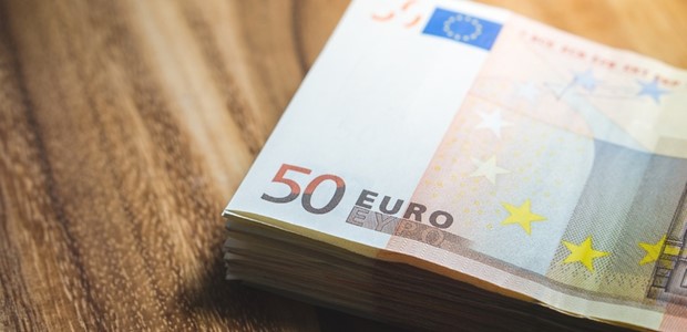 Πώς επηρεάζεται ο μέσος μισθός και ποτέ θα φτάσει τα € 1.300