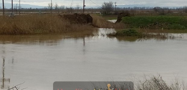 Παραμένουν τα προβλήματα με την υψηλή στάθμη των ποταμών