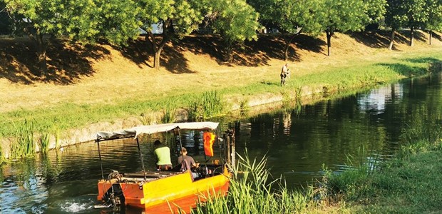Με χρήση βάρκας ο καθαρισμός του Ληθαίου ποταμού