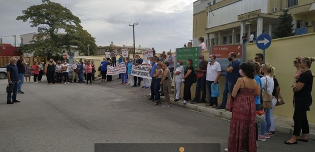 Διαμαρτυρία υγειονομικών στο νοσοκομείο για τις αναστολές