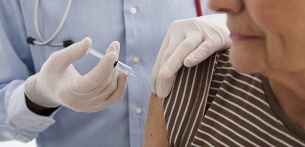 Tέλη Οκτωβρίου η ανατροφοδότηση με αντιγριπικά εμβόλια 
