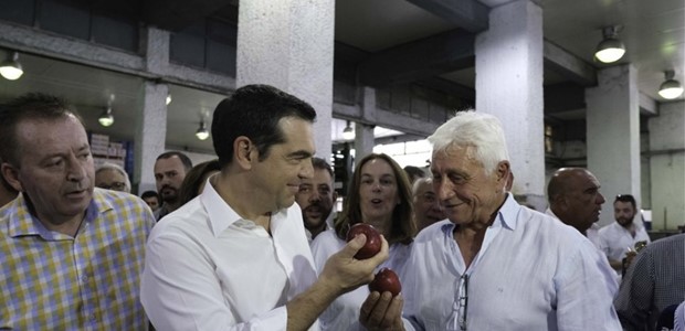 Μειώσεις φόρων για τους αγρότες υποσχέθηκε ο Τσίπρας