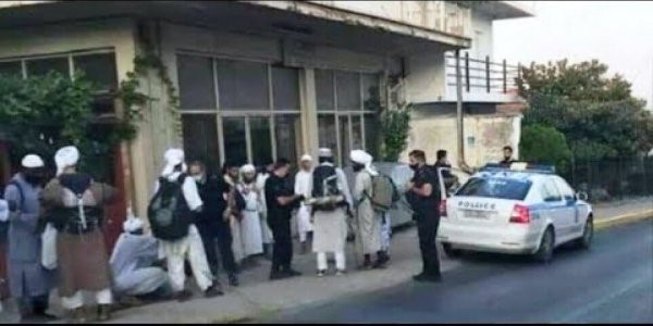 Μυστήριο με 13 τουρίστες με μουσουλμανικές φορεσιές 